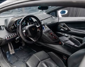 Lamborghini Aventador Coupé de 2013 Seminuevo con Bajo Kilometraje Volante a la Izquierda y Derecha - Product Image 6