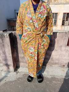 Femmes longue imprimé fleuri coton Kimono Robe corail velours doux peignoir poche bouton fermeture thermique été vêtements de nuit Plus - Product Image 6