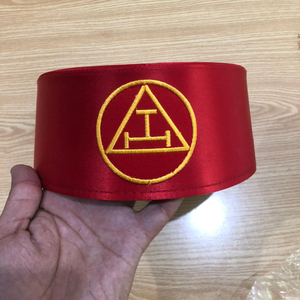 Gorro de Regalia de los Caballeros Templarios con Bordado Ceremonial Negro, Gorra con Corona y Bordado Dorado Premium, Uso Diario, Color Personalizable - Product Image 3