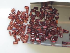 ขนาด2.5X3X5มม. เรียวโกเมนสีแดงตัดอัญมณีธรรมชาติสำหรับทำเครื่องประดับ - Product Image 2