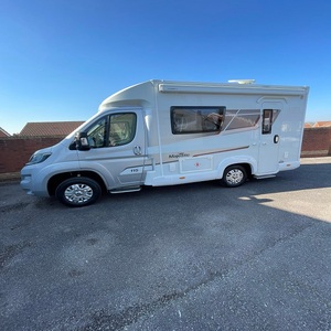 Autocaravana Moderna de Lujo 4x4, Impermeable, Mini Caravana Ligera, Todoterreno, con Capacidad para 6 Personas - Product Image 5