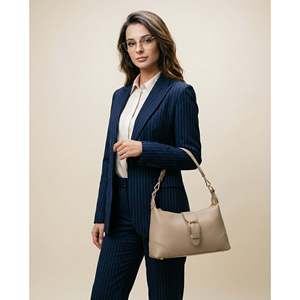 Borsa a Tracolla Strutturata da Donna in Vera Pelle Dollaro - Design Crossbody - Made in Italy Art. 26082 - Product Image 2