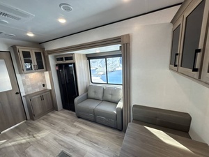 Nuevo 2026 Keystone C-o-l-e-m-a-n L-e-g-a-c-y 3000L-O-F-T - Product Image 6