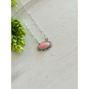 Collier vintage style sud-ouest avec coquillage rose et argent sterling, chaînes en laiton plaqué or avec perle pour mariage et fêtes - Cadeaux - Product Image 3