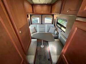 Autocaravana Diésel Clase B Usada de Grado Industrial, Modelo 2015, con Cocina Completa y Área para Dormir, Personalizada OEM - Product Image 6