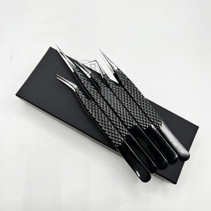 Pince à cils professionnelle à poignée diamantée, noir japonais durable, cils pointus en acier inoxydable, prix de gros - Product Image 5