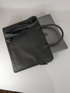 2024 nuevo bolso de mano de lujo personalizado de cuero genuino para ordenador portátil de negocios para hombres y mujeres al por mayor bolso de ordenador portátil de Color negro para uso de oficina - Product Image 2