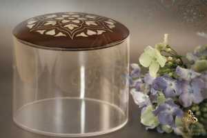 Caja de dulces de madera islámica con tapa acrílica y técnicas de laca con incrustaciones de perlas para regalar en Bodas de Ramadán Eid con comida - Product Image 6