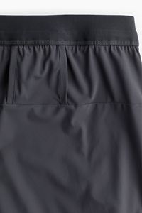 กางเกงขาสั้นกีฬาความยาวปานกลางแบบ2-in-1ของผู้ชายกางเกงยืดได้4ทางผ้าโพลีเอสเตอร์ยืดหยุ่นมีเชือกผูกเอวกระเป๋าด้านข้าง - Product Image 4