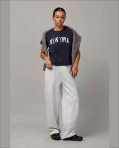 2025 personnalisé OEM femmes bleu marine t-shirt argent polaire survêtement pantalon ensemble entraînement pantalon chemise course Joggers ensembles décontracté imprimé - Product Image 1