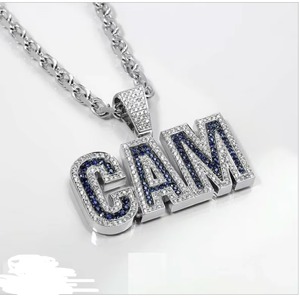 Pendentif de luxe en argent 925 avec diamant moissanite, bijoux hip-hop, élégant et tendance, disponible à la vente - Product Image 1