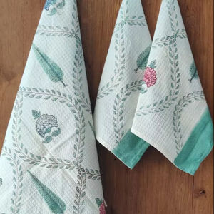 Ensemble de serviettes gaufrées en coton de haute qualité pour le bain et les mains Motifs ethniques exquis Impression en blocs de couleur unie - Product Image 1