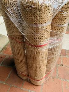 Rouleaux de canne en rotin tissé semi-blanchi naturel de qualité supérieure-Maille fermée, sangle en rotin hexagone Caro Disponible à partir de 99 GD - Product Image 6