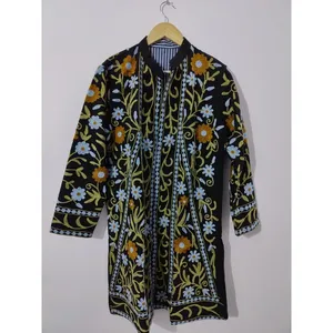 เสื้อแจ็คเก็ตหนังแกะปักลายดอกไม้แบบซูซานี แขนสามส่วน กลับด้านได้ ระบายอากาศได้ดี สวยสง่าสำหรับผู้หญิง - Product Image 1