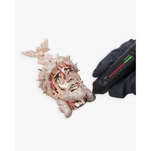 Pendentif Jésus en or 14 carats émaillé avec moissanite, bijoux haut de gamme pour les chrétiens - Product Image 5