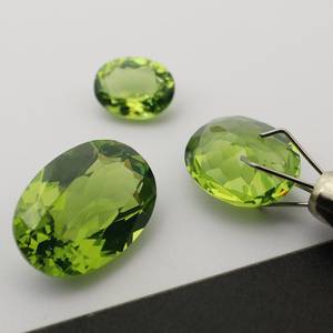 Gemas Mehrajudin, Peridoto Verde de Calidad Suprema Hecho a Mano, Corte Ovalado Natural, 3 Piezas, Certificado por Terceros, Encerado/Aceitado - Product Image 3