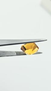 พลอยซิทรินสีเหลืองธรรมชาติขนาด 10 มม. รูปทรงคุชชั่น เจียระไนแบบเหลี่ยม ขายส่งราคาโรงงาน สำหรับทำเครื่องประดับ - Product Image 4