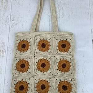 กระเป๋าถือถักสะพายไหล่สี่เหลี่ยมขนาดใหญ่ทำจากผ้าโครเชต์ลายโมทีฟแฮนด์เมดสำหรับเด็กผู้หญิงผลิตในเวียดนาม - Product Image 5