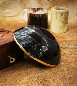 ชามสบู่ที่โกนหนวดขนาดกลางพร้อมขอบทองเหลืองทำจากเขาวัวพร้อมขอบทองเหลือง - Product Image 4