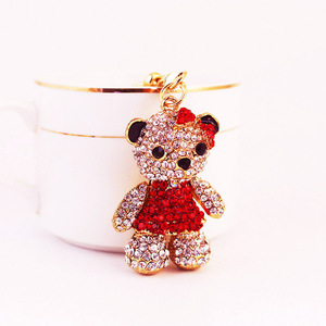 Porte-clés Ours en Peluche Strass Doré en Alliage avec <span class=keywords><strong>Jupe</strong></span> Rouge et Fermoir Pavé pour Sac à Main Fille - Product Image 3