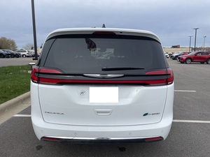 ดีลสุดคุ้ม..รถยนต์มือสองปี 2023 คริสเลอร์ ปาซิฟิก้า ไฮบริด ลิมิเต็ด ขับเคลื่อนล้อหน้า - Product Image 6