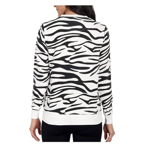 Top corto de manga larga con diseño personalizado para mujer, Sudadera con capucha para ropa de gimnasio, sudaderas informales con hombros descubiertos y sublimación para mujer - Product Image 2