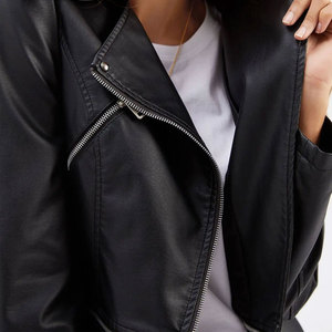 Chaqueta de Cuero para Mujer, Cierre de Cremallera, Manga Larga, Prenda Exterior Perfecta para Atuendos Casuales de Otoño e Invierno y Ropa Urbana - Product Image 6