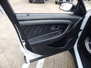 Venta de Ford Taurus Interceptor 2018, Sedán 4 Puertas, Turbo Automático, 25552 Millas, Interior Claro, Asientos de Cuero, Neumáticos R20, Control de Crucero Adaptativo - Product Image 2