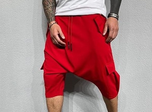 Shorts de survêtement décontractés pour hommes en coton 100% personnalisés en gros, style streetwear, entrejambe tombant, couleur rouge, longueur genou, pour le sport en plein air - Product Image 5