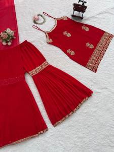 Ensemble Sharara festif exclusif pour femmes, haut en faux georgette avec broderie, pantalon palazzo et dupatta, design élégant de vêtements ethniques - Product Image 6
