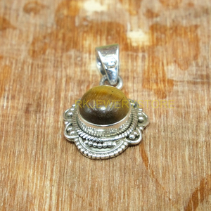 Pendentif artisanal en pierre naturelle œil de tigre et argent sterling 925 pour homme et femme - Product Image 4