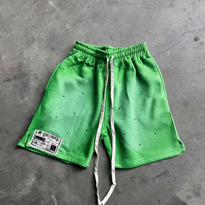 Shorts unisexes en molleton 100% coton personnalisés, style décontracté, strass et effet délavé, devant plat, coupe droite, patch imprimé - Product Image 1