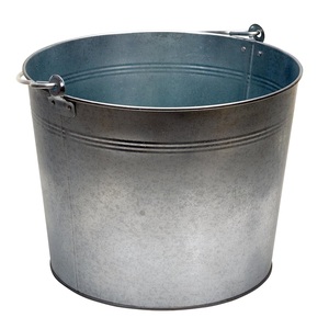 ถังโลหะสีแดงพร้อมที่จับไม้ดีไซน์อเนกประสงค์ทนทานสำหรับจัดเก็บน้ำแข็งในสวนกลางแจ้งในร่ม - Product Image 6