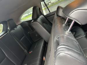 2023 para SUV AWD usado Asientos de cuero Interior oscuro Techo corredizo panorámico Asequibilidad - Product Image 6