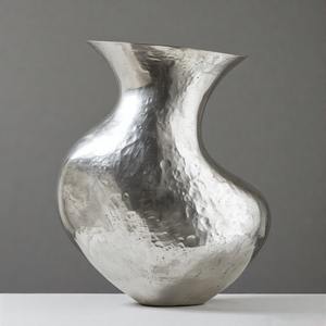 Florero de níquel cepillado UrbanElegance para decoración moderna, jarrón de suelo de tono, diseño Floral en relieve, decoración del hogar, declaración de acento - Product Image 1