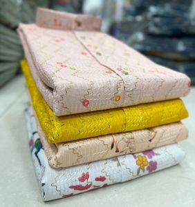 Funciones elegantes y ropa de fiesta Kurtas 4 Hit Prints en tela de rayón pesado con bordado para ocasiones especiales - Product Image 5