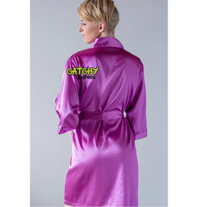 Robe de chambre élégante et tendance pour femmes Peignoir en satin doux de couleur unie pour dames Peignoir en satin de luxe - Product Image 4