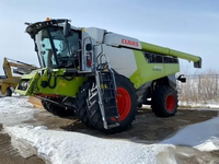 Moissonneuse-batteuse automatique d'occasion Claas LEXION 8700 pour la récolte du thé, du manioc et des olives