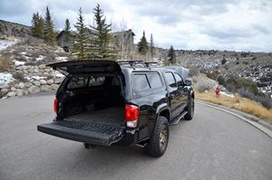 TOYOTA TACOMA TRD SPORT DOBLE CABINA 4X4 USADA 2016 (LHD/RHD) - Product Image 3