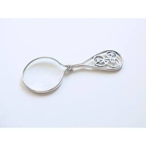 Belle loupe en métal vintage avec poignée/cadeau luxueux pour sa grand-mère - Product Image 1