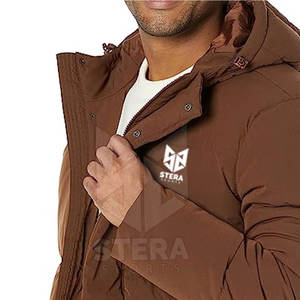 เสื้อแจ็คเก็ตพัฟเฟอร์แบบมีฮู้ดสำหรับผู้ชายไซส์พลัส ปี 2025 ดีไซน์คอตั้งสวมใส่สบาย ผลิตจากไนลอน/โพลีเอสเตอร์ ผลิตในประเทศปากีสถาน - Product Image 3