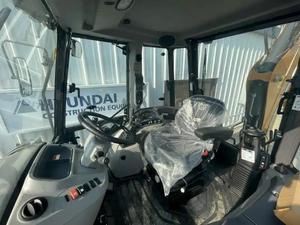 2023 para retroexcavadora 575SV limpia nueva con componentes básicos Motor de bomba Motor FPT 70 kW de alta eficiencia a la venta - Product Image 6