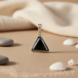 Collar con Colgante Triangular de Ónice y Plata 925 para Mujer, con Dije Chapado en Rodio, Material Oro Rosa y Platino, Joyería de Regalo - Product Image 3