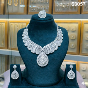 Ensemble de collier statement floral en finition argentée de luxe avec boucles d'oreilles pendantes assorties, bijoux élégants pour mariage et soirée, modèle 63051 - Product Image 4