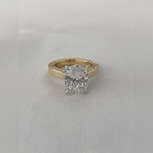 Bague en argent sterling avec pierre précieuse de type saphir bleu taille coussin, style trois pierres, prix d'usine - Product Image 3