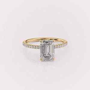 Bague de luxe en or blanc/rose/jaune 18 carats avec diamant taille émeraude de laboratoire et pierres d'accentuation rondes - Product Image 5