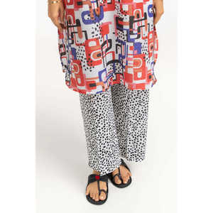 ชุดเซ็ตเสื้อผ้าผู้หญิงสีขาวนวล ผ้าเครปพิมพ์ลายลำลอง ชุดเซ็ต 2 ชิ้น กางเกงขาสั้น ไซส์ XXS-3XL สำหรับฤดูใบไม้ผลิ/ฤดูร้อน - Product Image 4