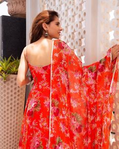 Rayonnez l'élégance avec la robe longue en Georgette Anarkali à découpe florale pour afficher votre style unique - Product Image 2