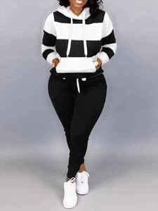 Top Wholesaler Customized Women <b>Tracksuit</b> Latest Design Women Premium <b>Tracksuit</b> 100% Cotton <b>Plain</b> <b>Tracksuit</b> Hoodie Sets - Product Image 6