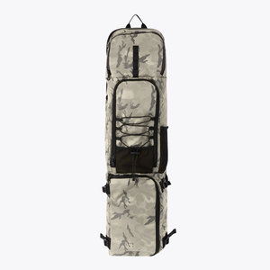 Sac à dos robuste pour équipement de hockey sur gazon avec porte-crosse et grand espace de rangement pour les entraînements et les compétitions. - Product Image 1